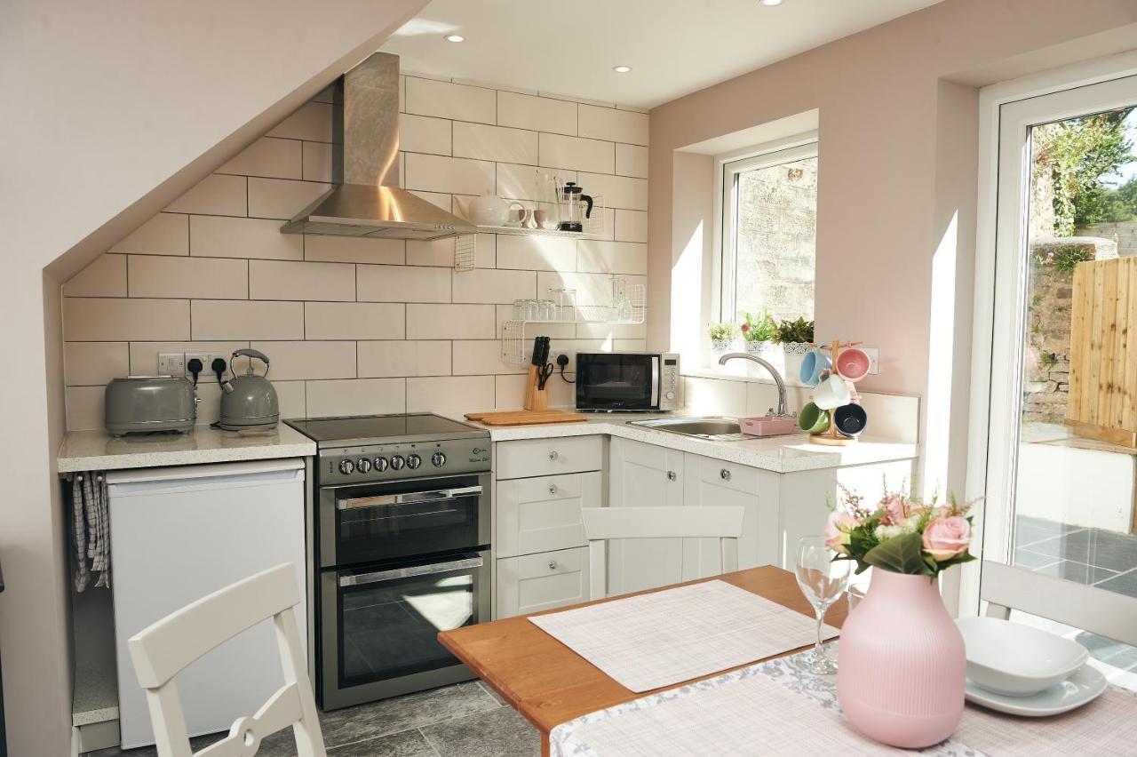 Chapel View- Beautiful With Nearby Restaurants & Castle Walk * Laugharne