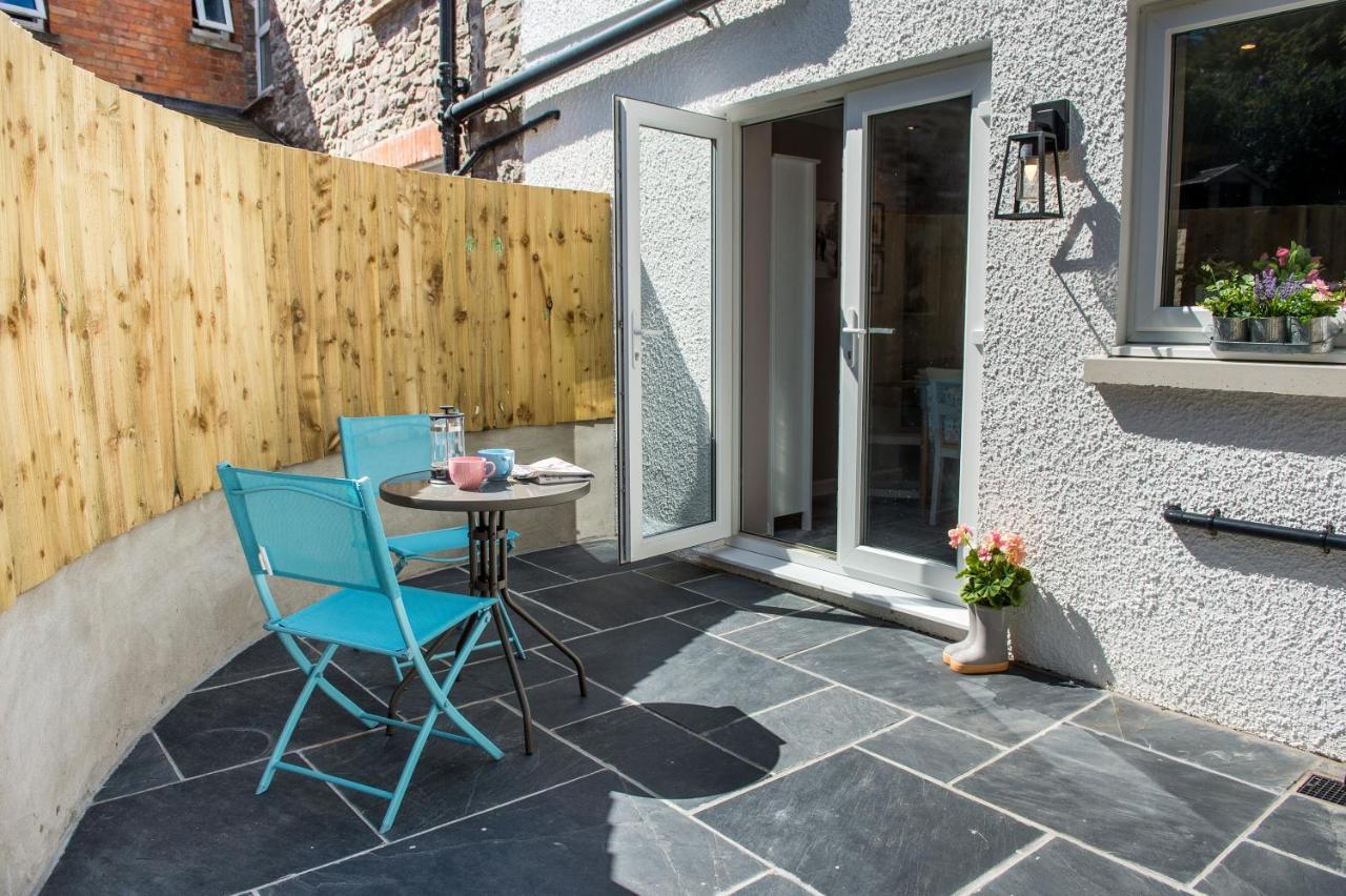 Chapel View- Beautiful With Nearby Restaurants & Castle Walk Holiday home Laugharne